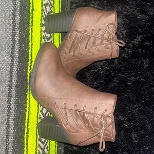 Dream Pairs Toetos Faux Leather Women’s Brown Ankle Boots Size 8